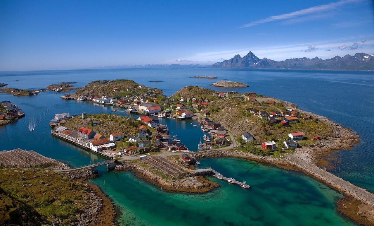 Heimbrygga Restaurant&Accommodation Skrova Esterno foto