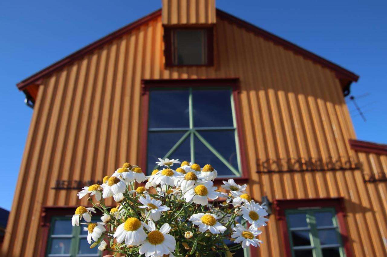 Heimbrygga Restaurant&Accommodation Skrova Esterno foto
