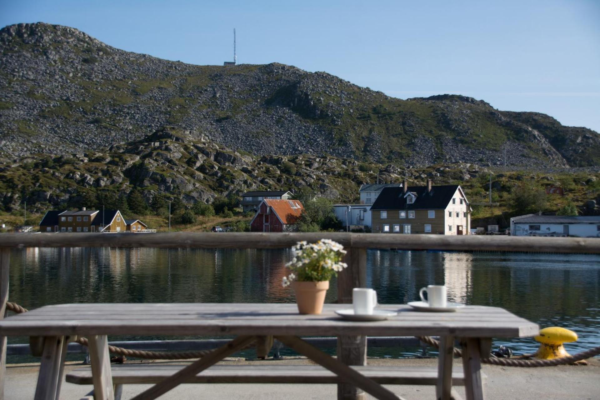 Heimbrygga Restaurant&Accommodation Skrova Esterno foto